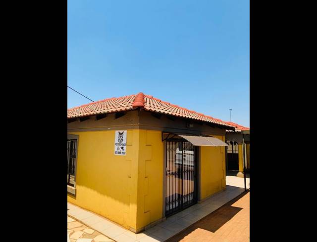 2 BEDROOM HOUSE FOR SALE IN VILLA LIZA